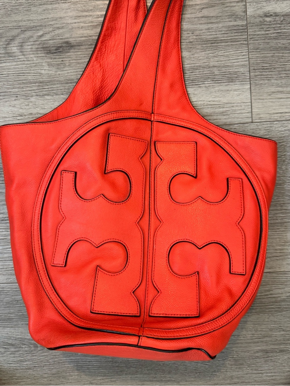Tory Burch Red Leather Hobo Tote with Logo Appliqué - Picture 2 of 6